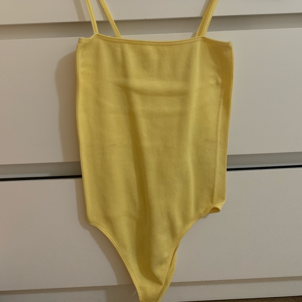 Yellow Pacsun Square neck bodysuit.